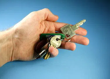Aqua Locksmith Store Newport Beach, CA 949-705-4075 - 3-Locksmith-26-key-service